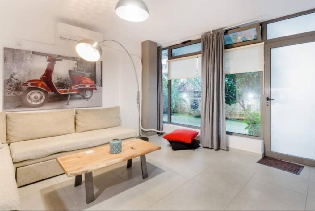 Lovely And Spacious * Athen
