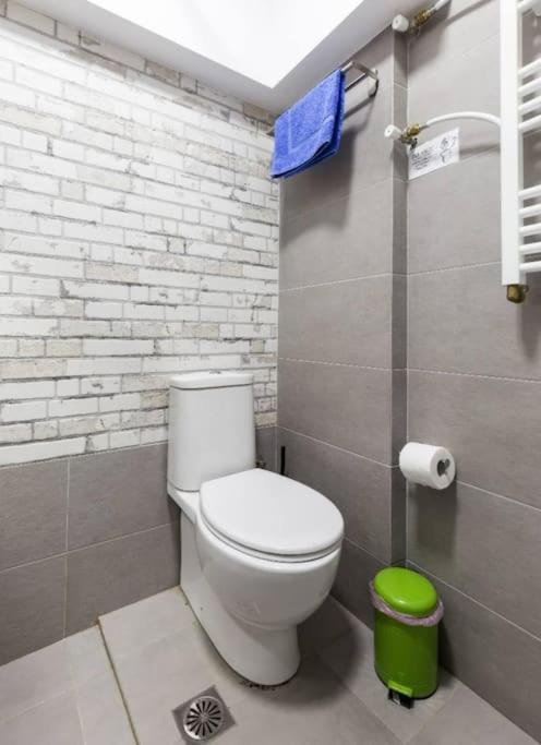 Lovely And Spacious Apartment Athen