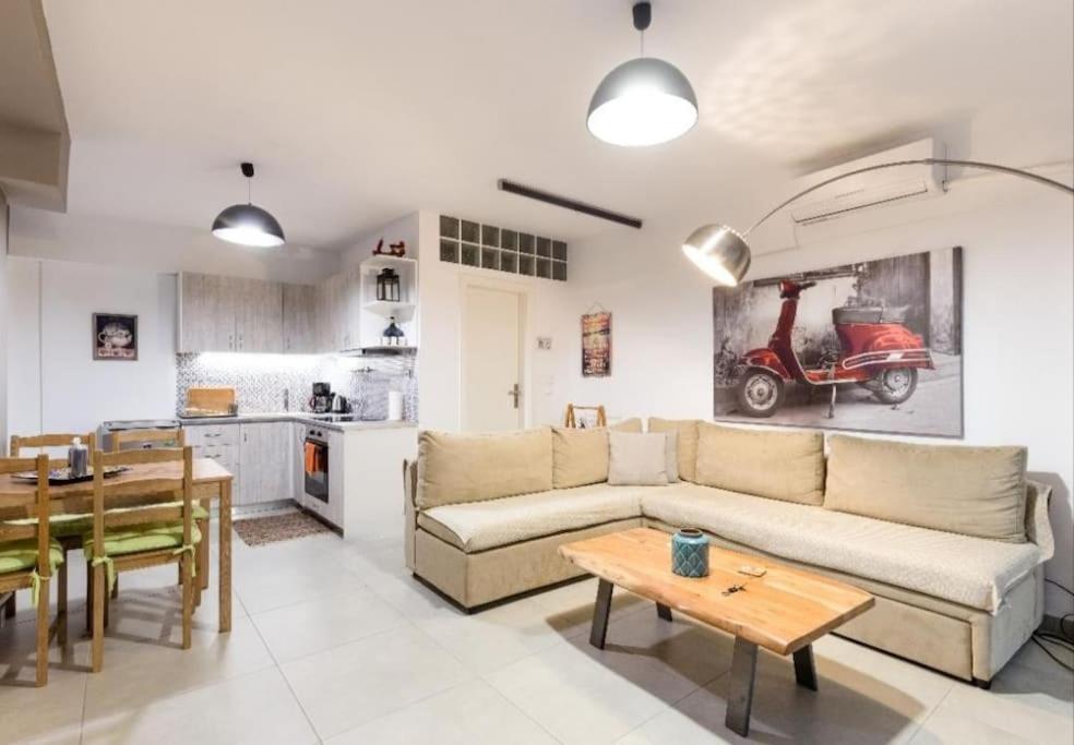 Lovely And Spacious * Афины
